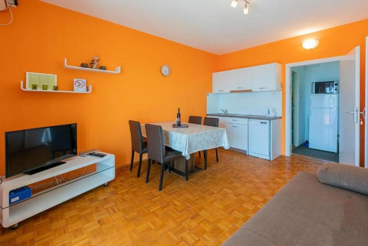 Apartment Mira Crikvenica Buitenkant foto